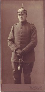 Officer Pickelhaube Sword Portepee Hannover 1916.jpg