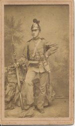 Militar mit feldflasche.jpg