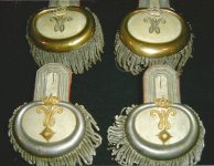 I R 92 epaulettes.jpeg