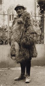 255px-Maurice-Ravel-soldier-1916.jpg