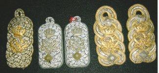 H R 7 officers shoulder straps.jpeg