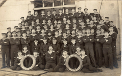 SMS Markgraf Mützenband crew picture.png