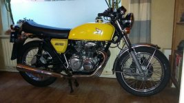 Huiskamer fotootje CB 400 F deel 2..jpeg
