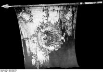 Bild 134-B2764 - Fahne II. Seebataillon,.jpg