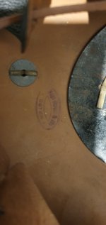 Alu-cuir marque de fab Baruch.jpg
