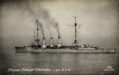  port quarter stern Cruiser- SMS Wiesbaden.png