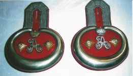 2 G D R epaulettes.jpg