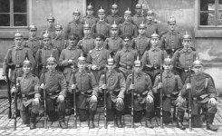 Hessois  casques hétéroclites.jpg