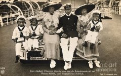 william-ii-with-his-family-bettmann.jpg