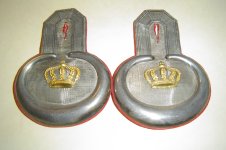 Baden L G R 109 pair epaulettes.JPG