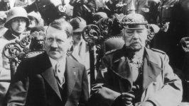 V Hindenburg 33 casque fantaisie.jpg V Hindenburg 33 casque fantaisie.jpg