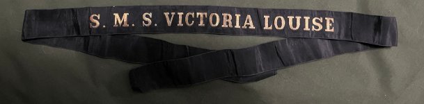 S.M.S. Victoria Louise Gold Mützenband.JPG