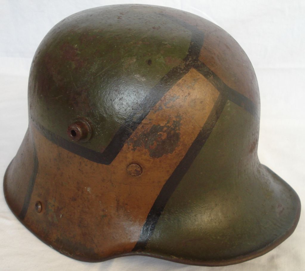 HeerStahlhelmM1917Camo-c1918r.jpg