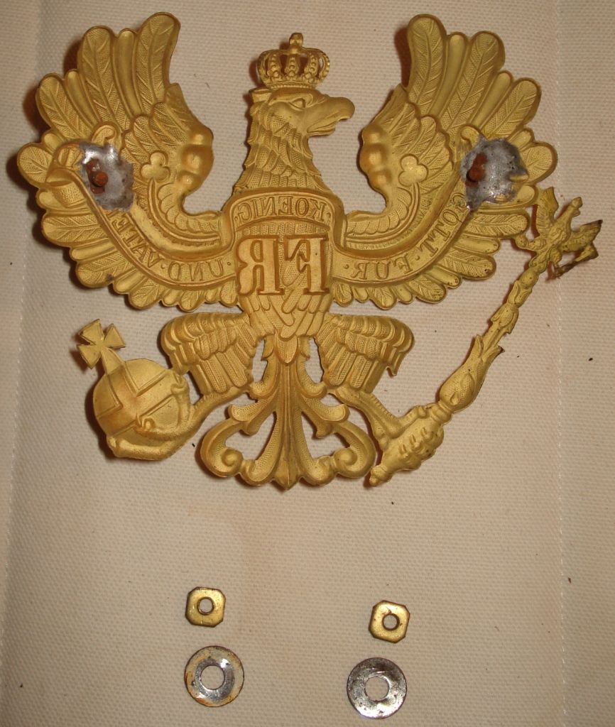 PrussianInfantryOfficerPickelhaubeM1915t.jpg