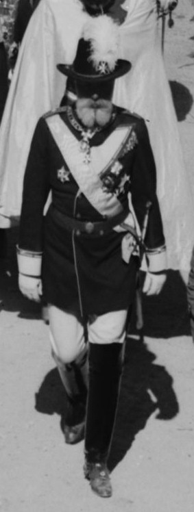 unknownuniform.jpg