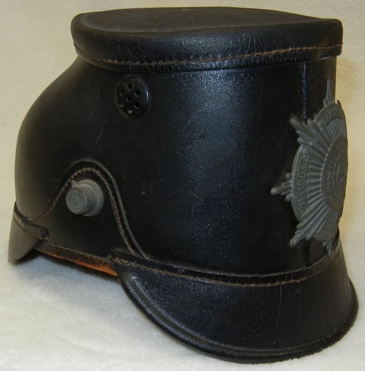 PrussianGardeEMShakoM1915a.jpg
