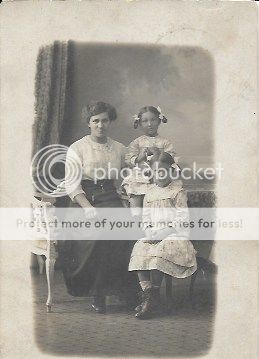 WW1%20Mom_zpszoa3ncdl.jpeg