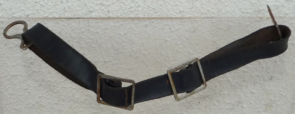 PickelhaubeEMChinstrap-M1915-1.jpg