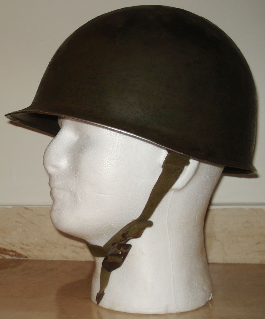 USArmyHelmetM1-WW2orVietnam-Era-b.jpg