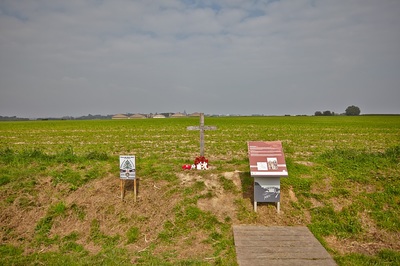 www.ww1cemeteries.com