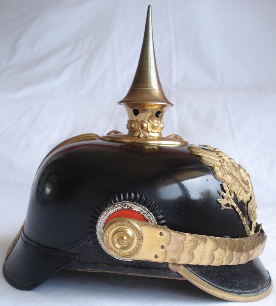 PrussianInfantryOfficerPickelhaubeM1915j.jpg