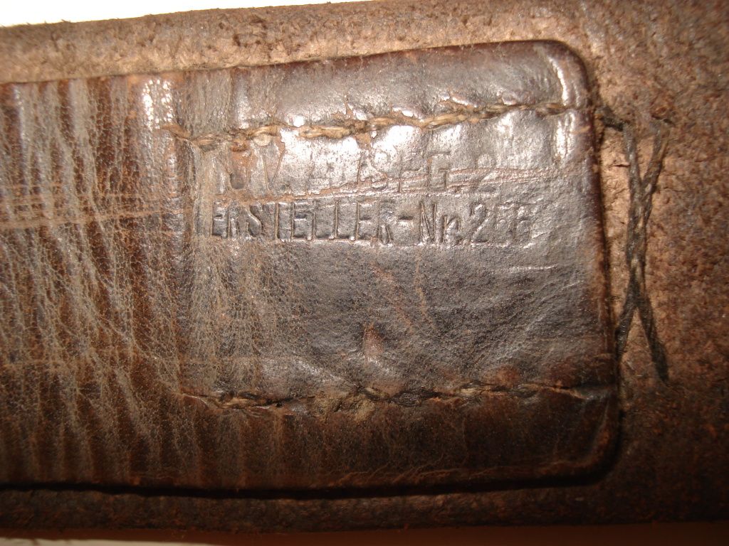 PrussianEMBeltsBucklesM1895b.jpg
